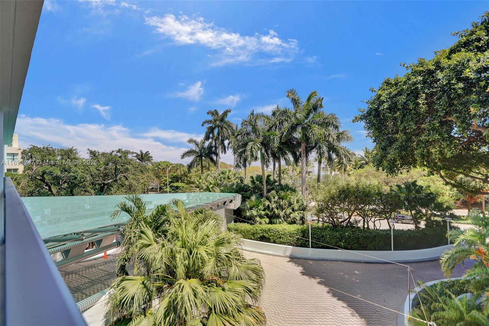 GROVENOR HOUSE CONDO - Residential