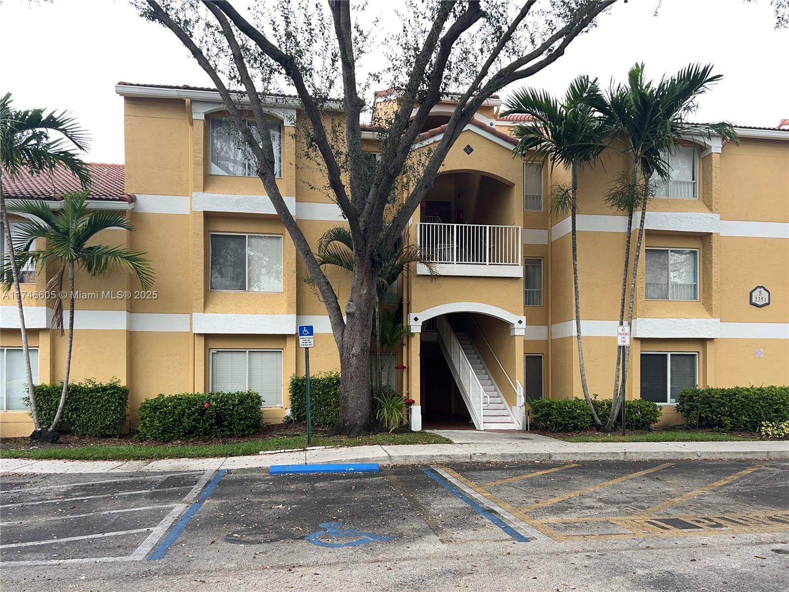 2351 Nw 33rd St 508, Oakland Park, Miami-Dade County, Florida - 2 Bedrooms  
2 Bathrooms - 