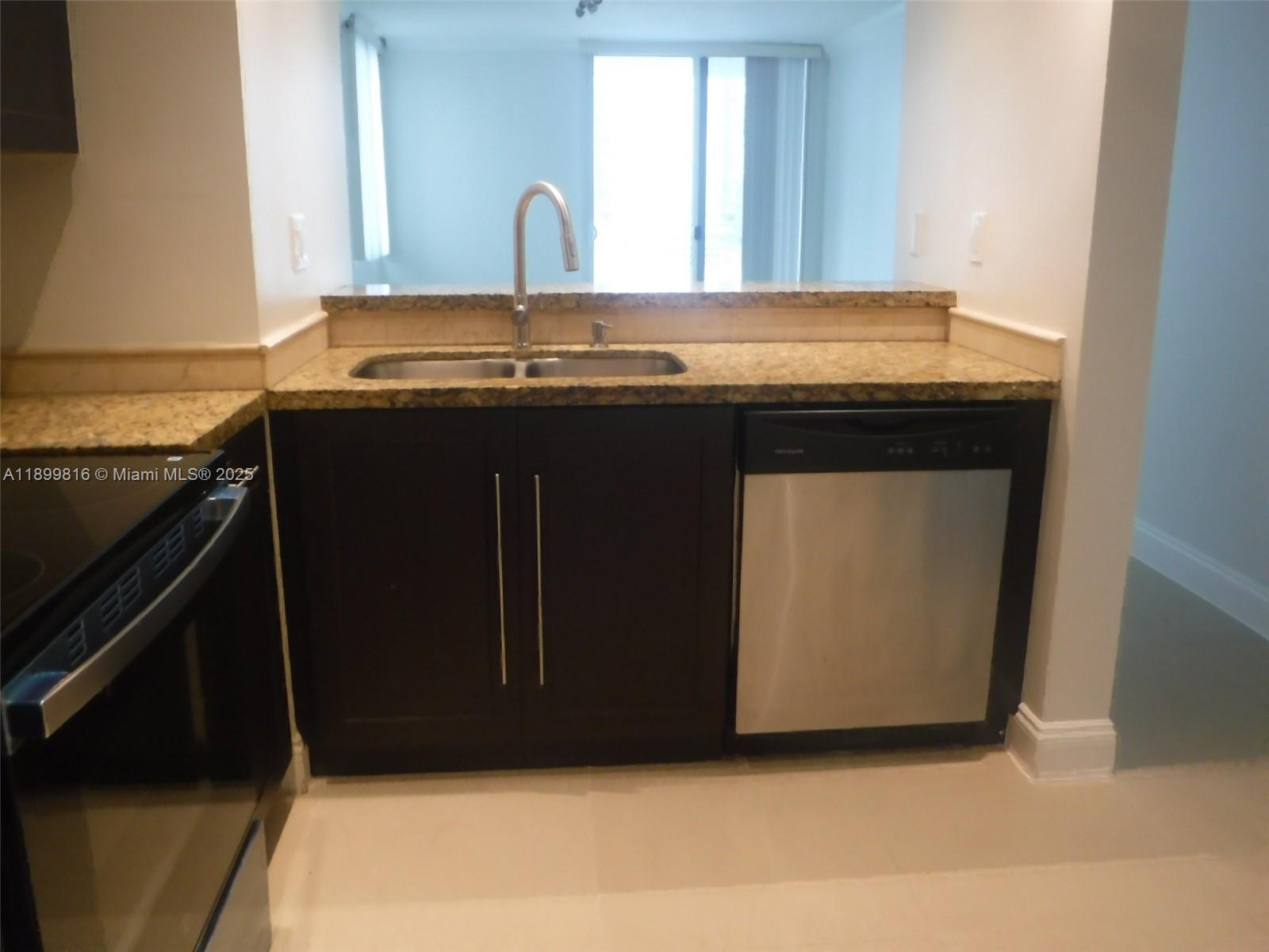 MADISON DOWNTOWN CONDO - Residential Lease