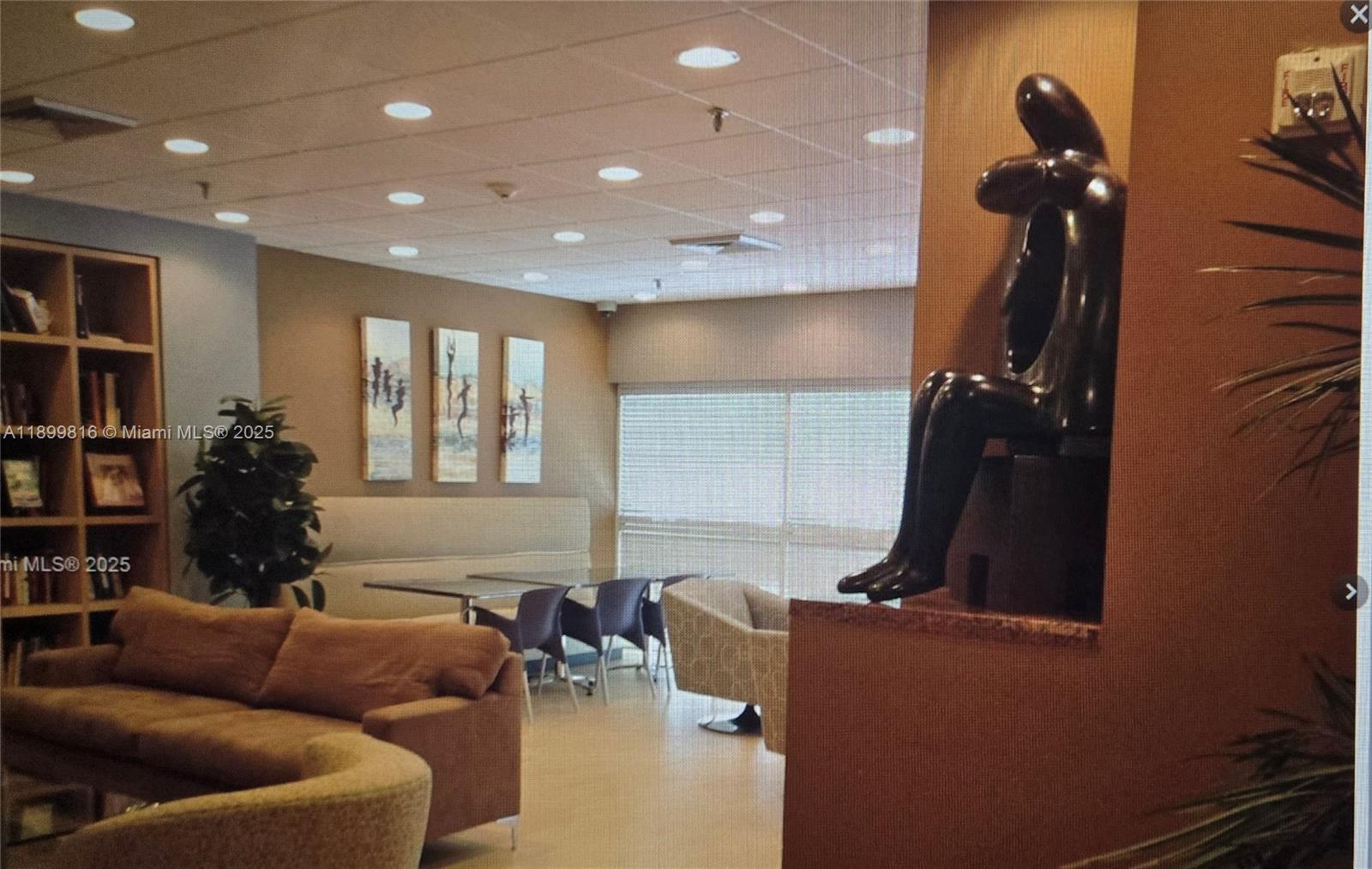 MADISON DOWNTOWN CONDO - Residential Lease