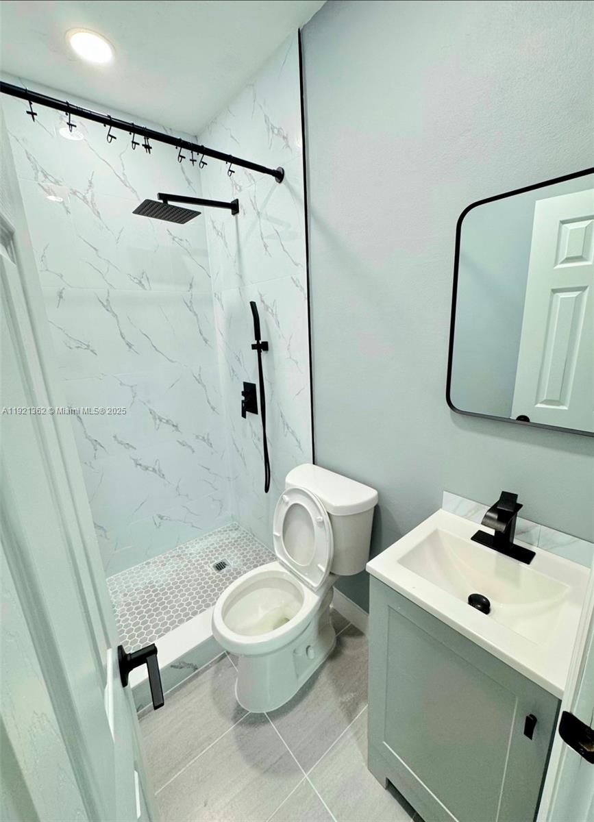 PASADENA LAKES SOUTH - Residential Lease