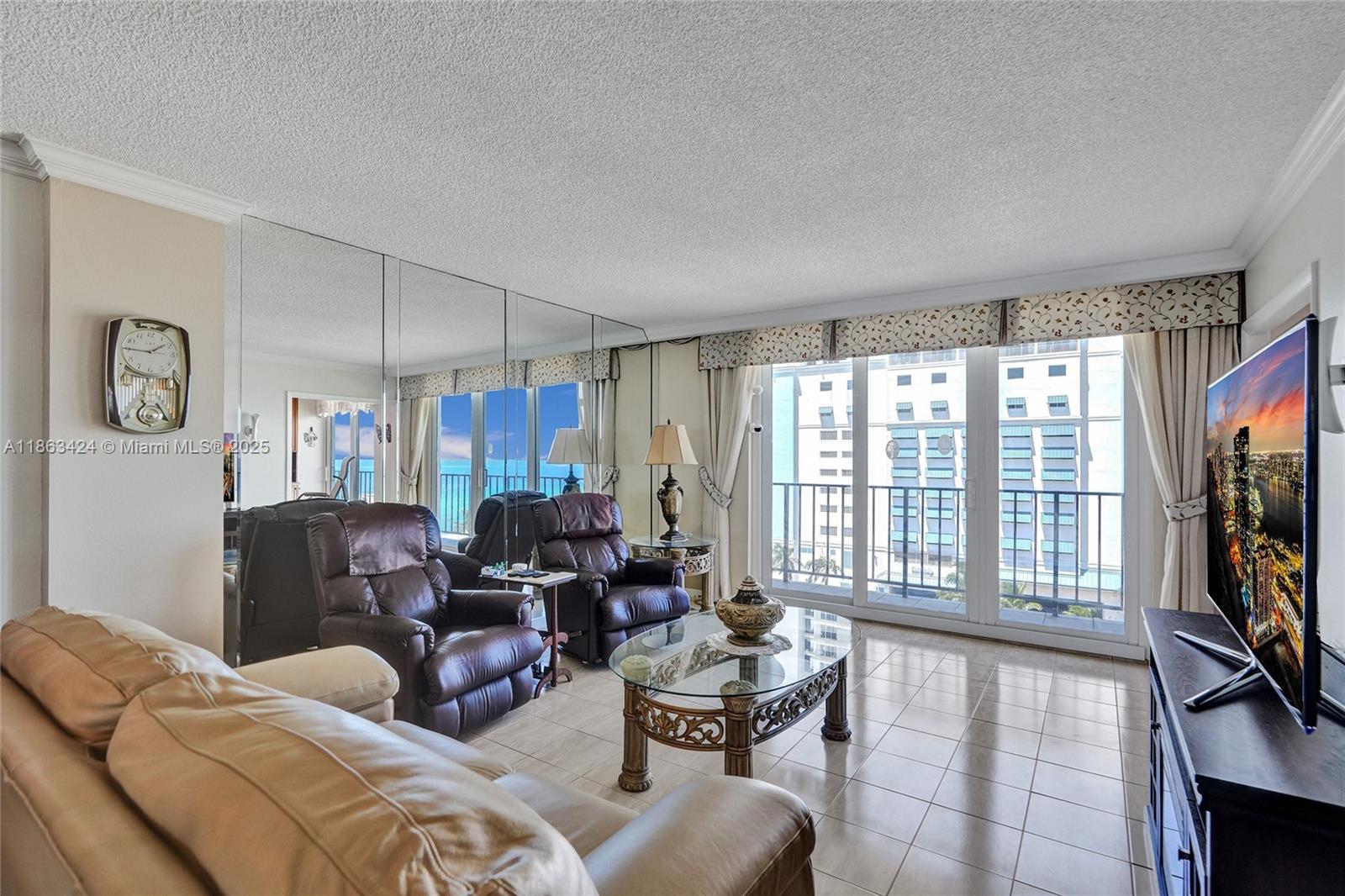 322 Buchanan St 810