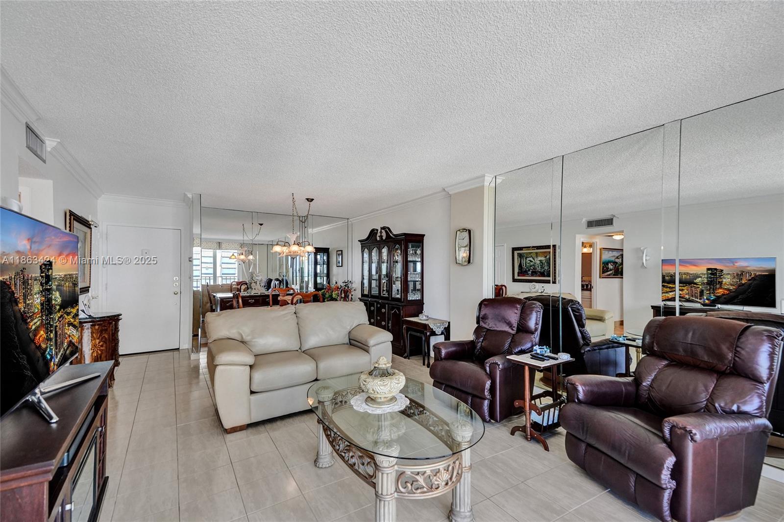 322 Buchanan St 810
