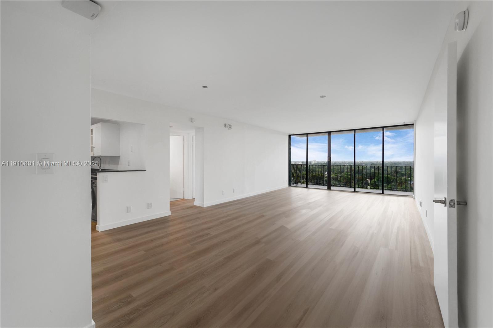 THE PALM BAY YACHT CLUB C - Residential Lease