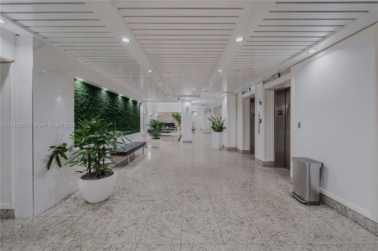 THE PALM BAY YACHT CLUB C - Residential Lease