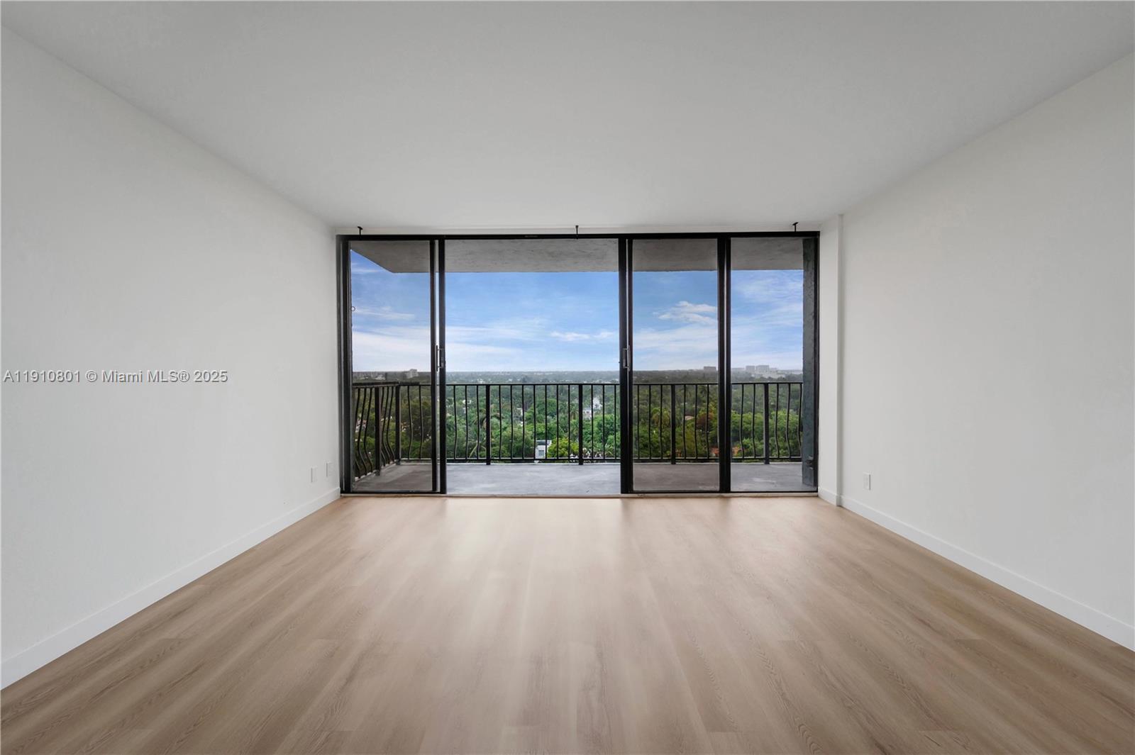 THE PALM BAY YACHT CLUB C - Residential Lease