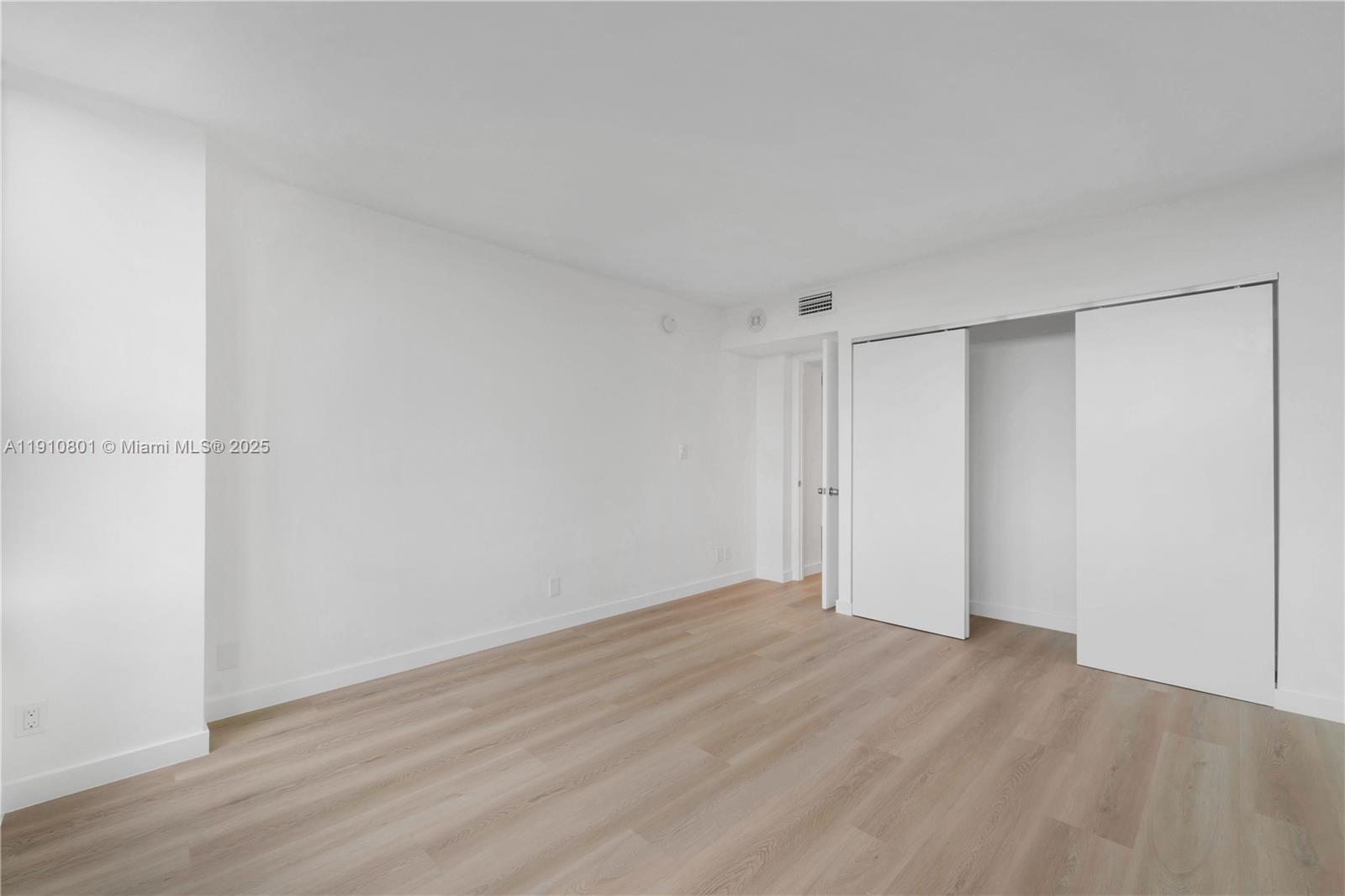 THE PALM BAY YACHT CLUB C - Residential Lease