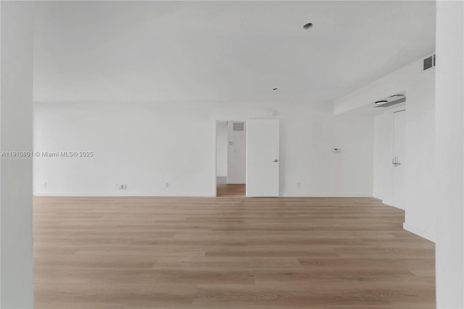 THE PALM BAY YACHT CLUB C - Residential Lease