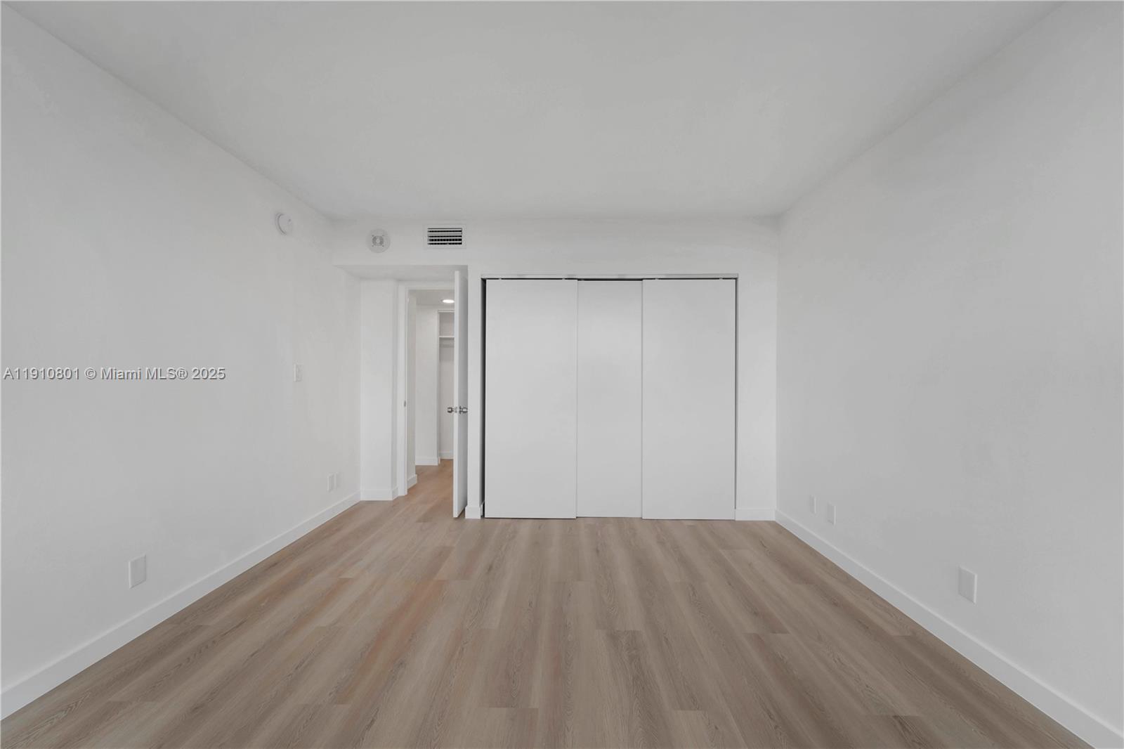 THE PALM BAY YACHT CLUB C - Residential Lease