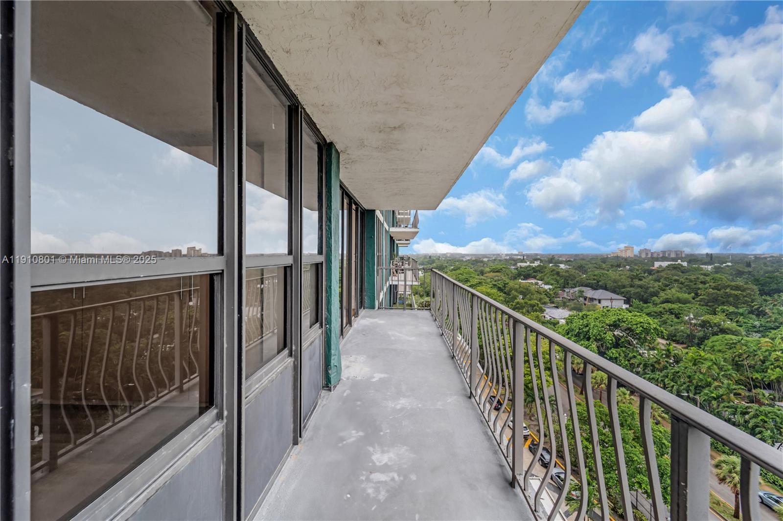 THE PALM BAY YACHT CLUB C - Residential Lease