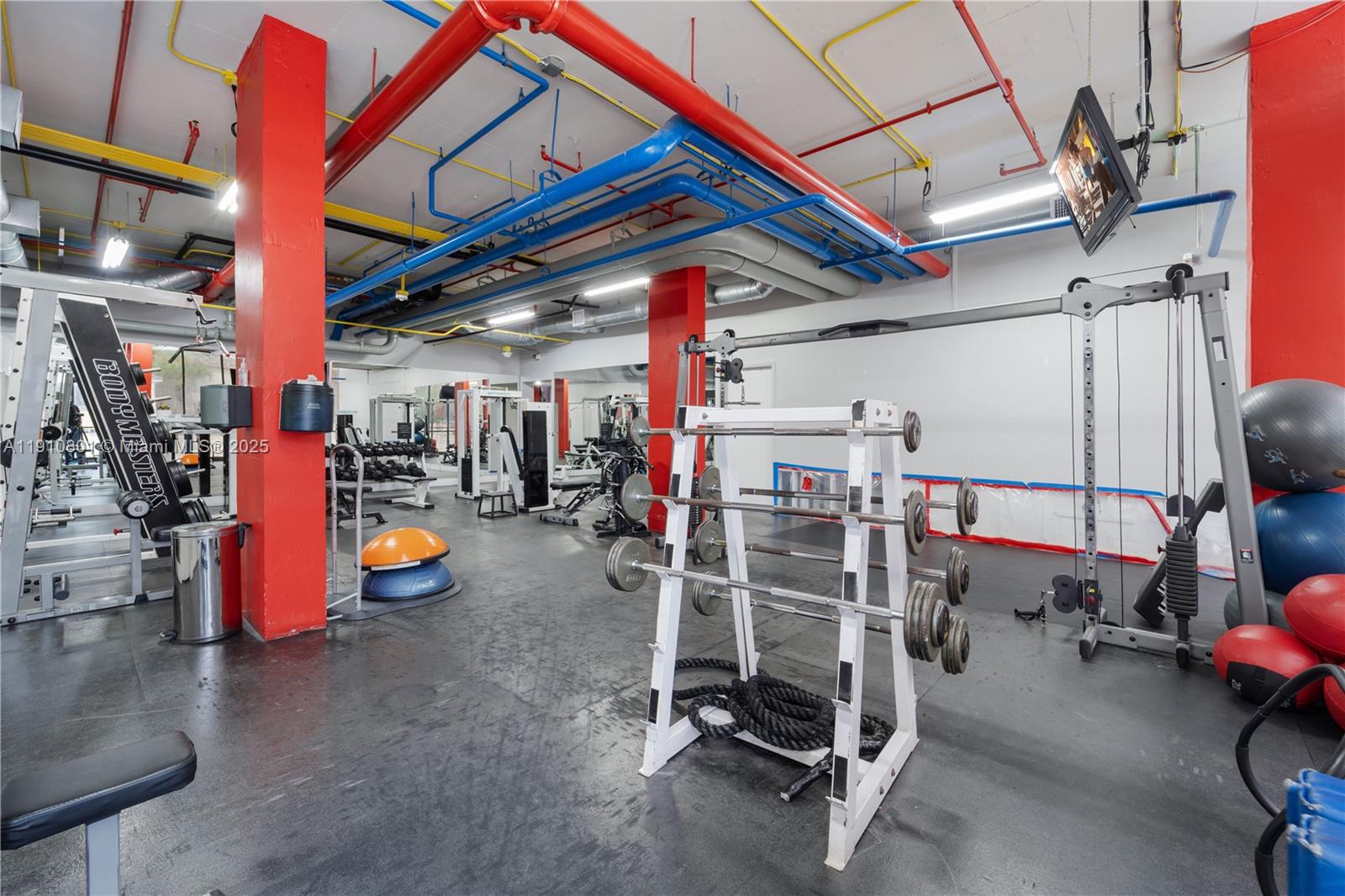 THE PALM BAY YACHT CLUB C - Residential Lease