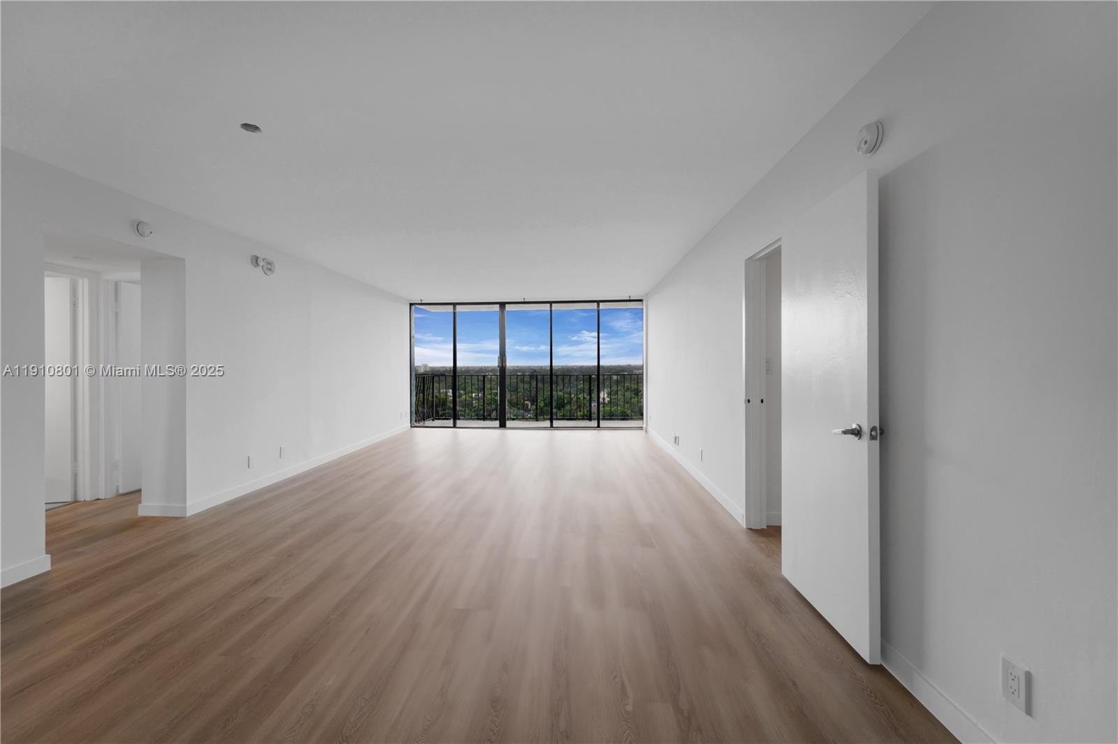 THE PALM BAY YACHT CLUB C - Residential Lease