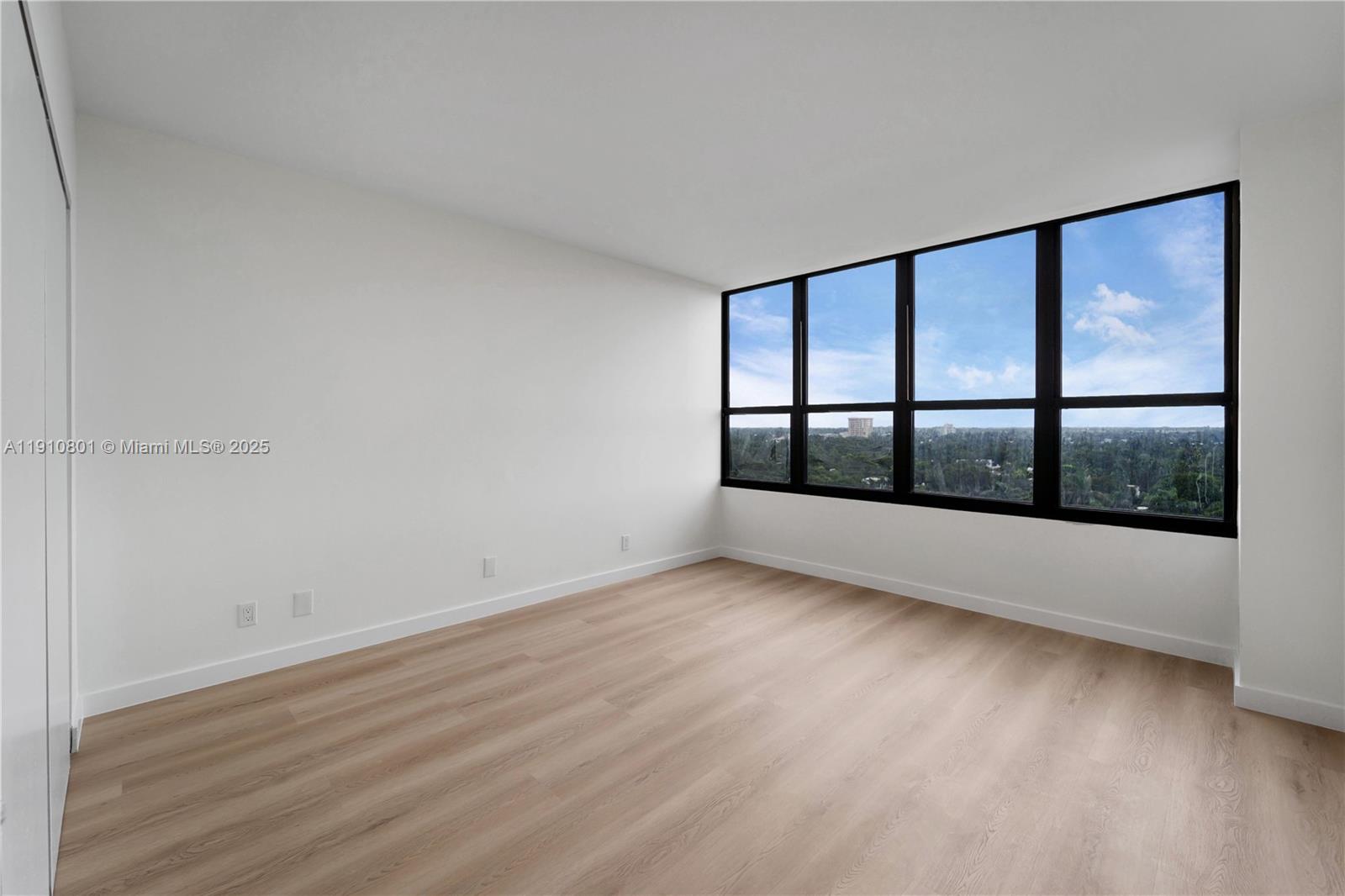 THE PALM BAY YACHT CLUB C - Residential Lease