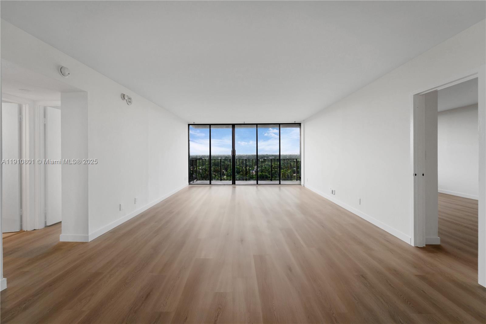 THE PALM BAY YACHT CLUB C - Residential Lease