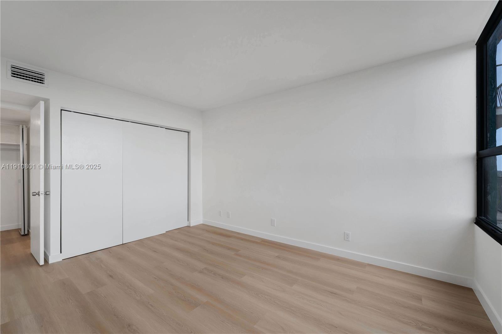 THE PALM BAY YACHT CLUB C - Residential Lease