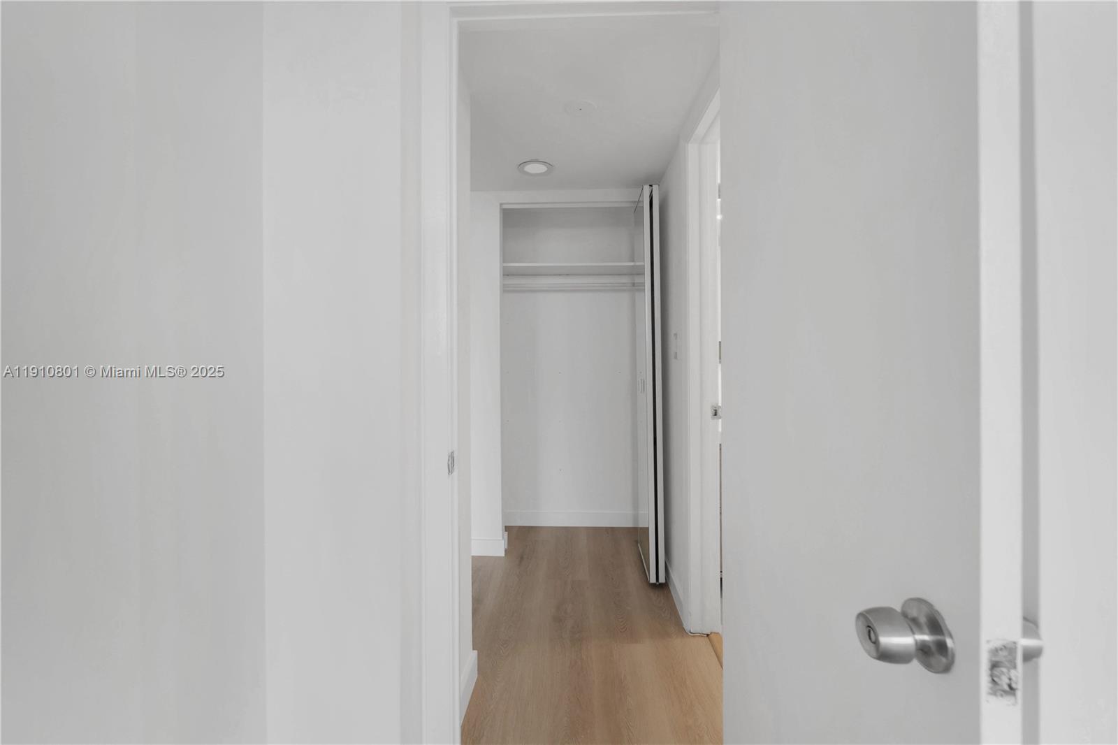 THE PALM BAY YACHT CLUB C - Residential Lease