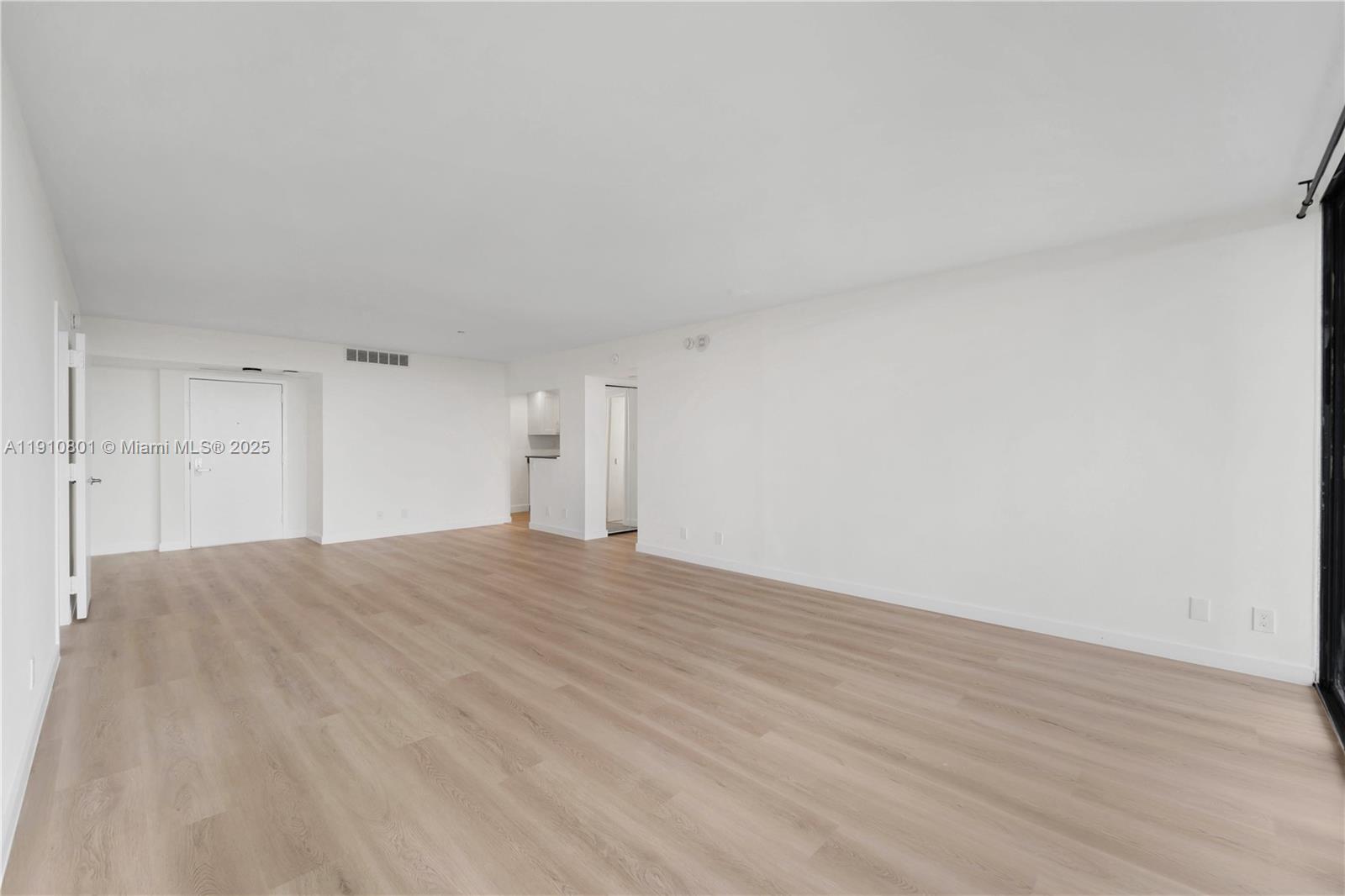 THE PALM BAY YACHT CLUB C - Residential Lease