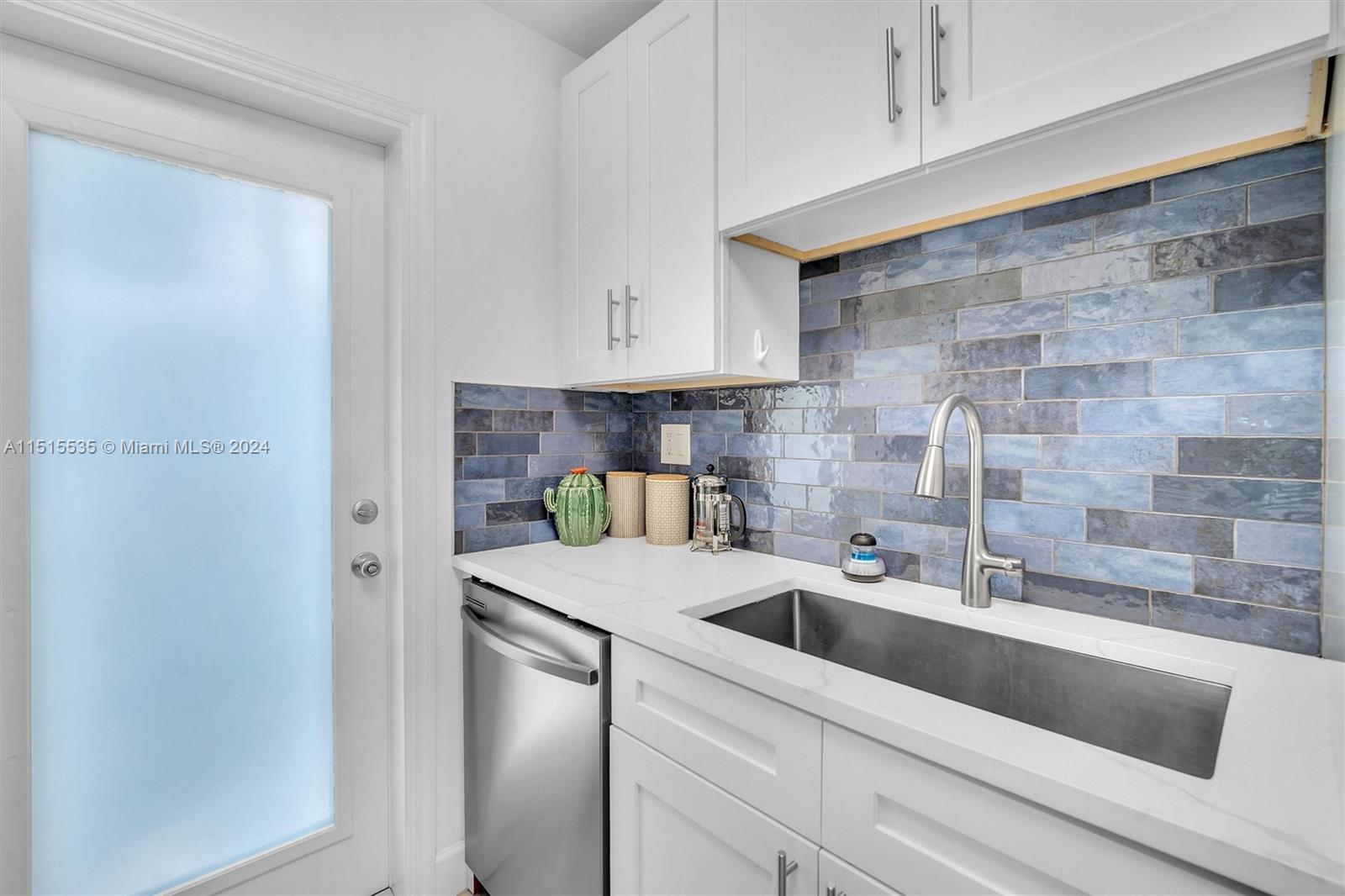 CORAL RIDGE ISLES - Residential Lease