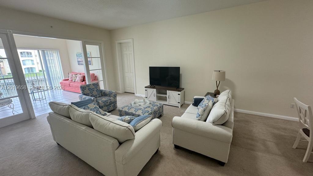 19 W Harbour Isle Dr W 201