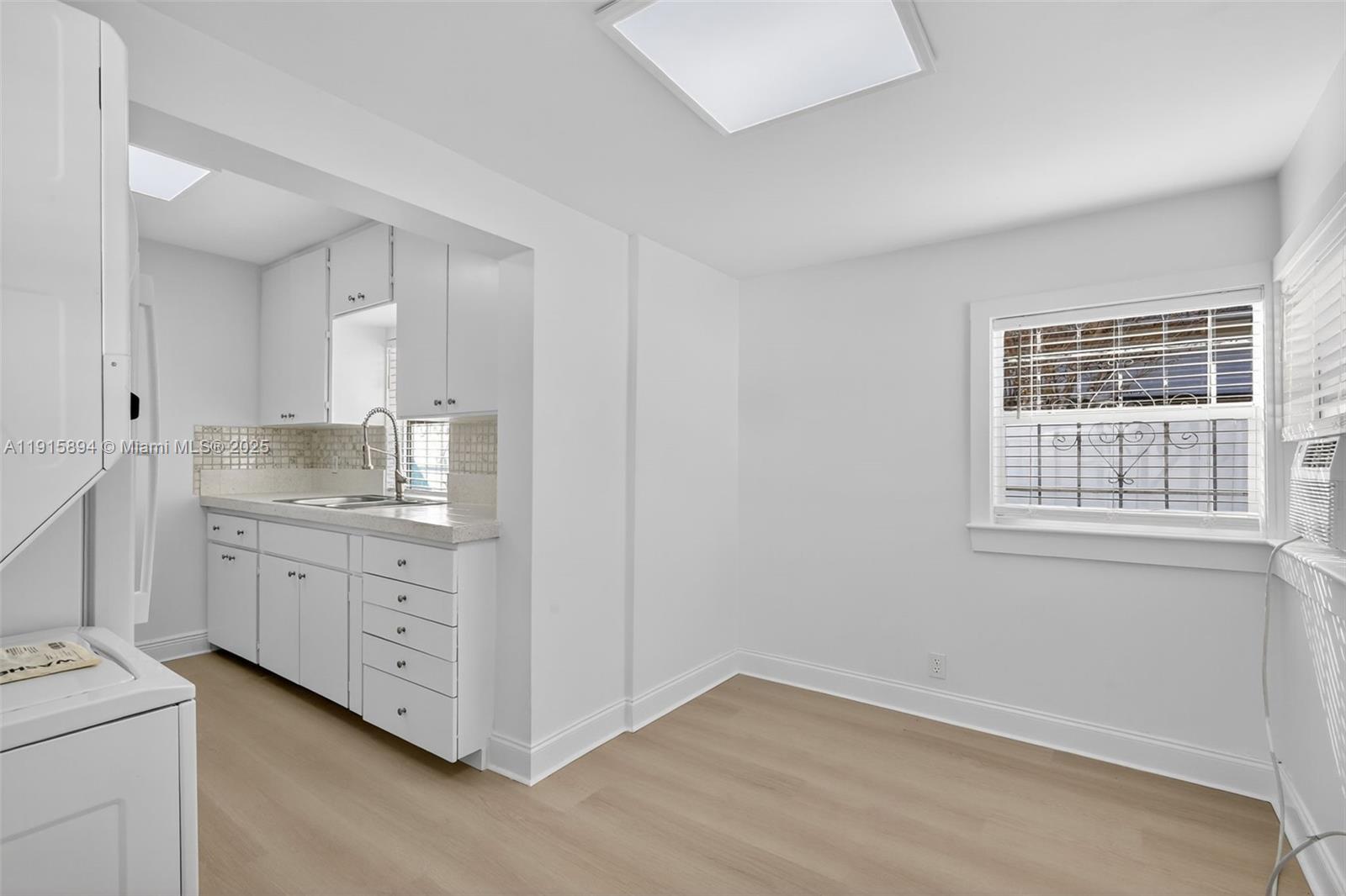 LAKE WORTH TOWN OF - Residential Lease