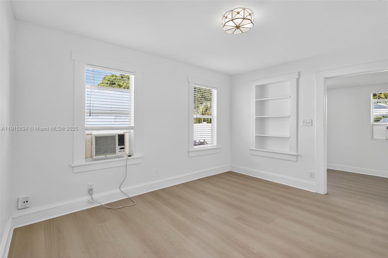 LAKE WORTH TOWN OF - Residential Lease