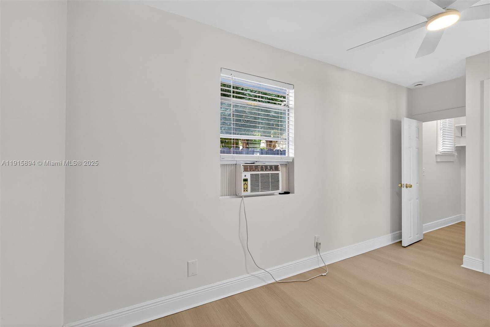 LAKE WORTH TOWN OF - Residential Lease