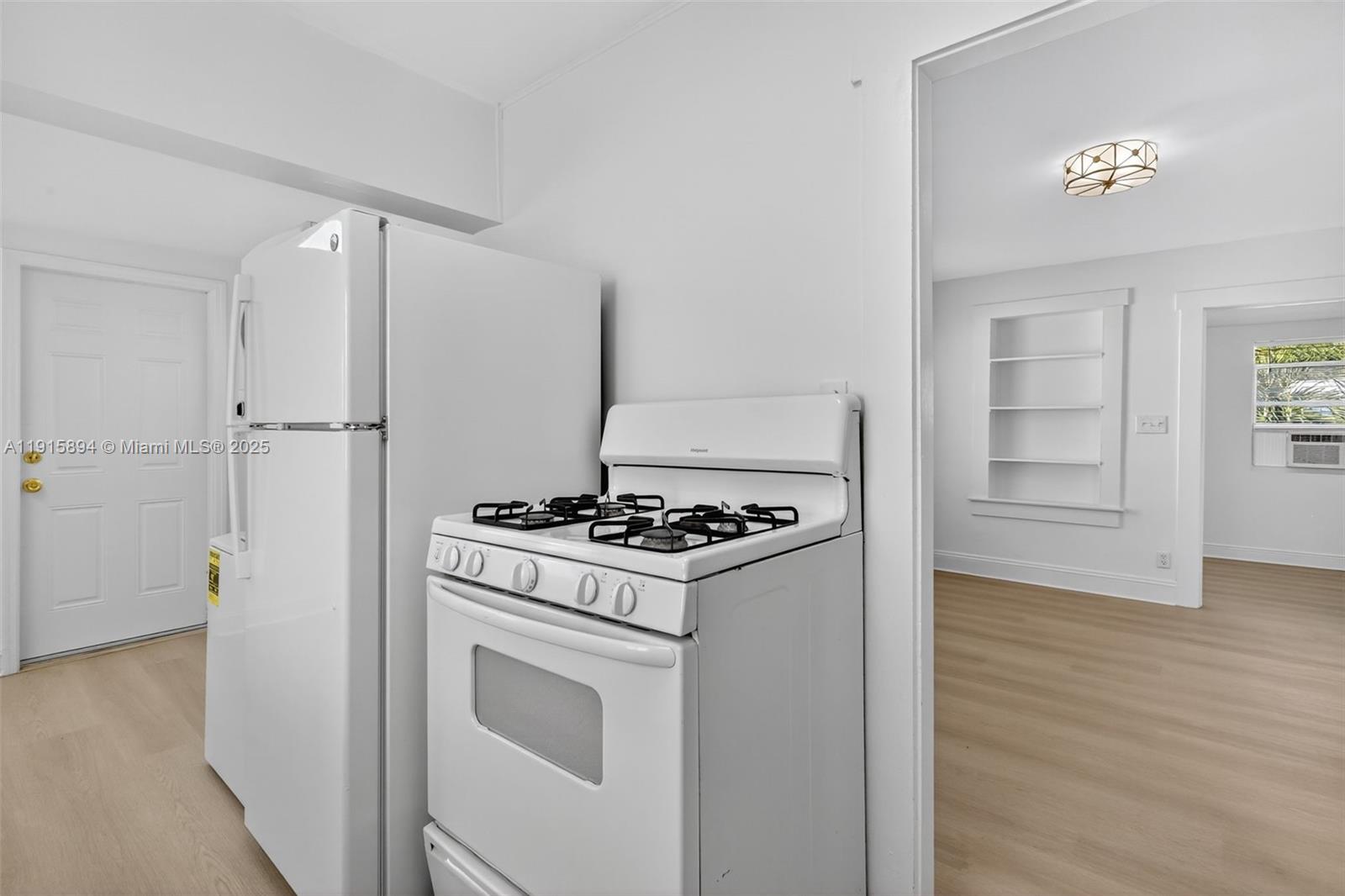 LAKE WORTH TOWN OF - Residential Lease