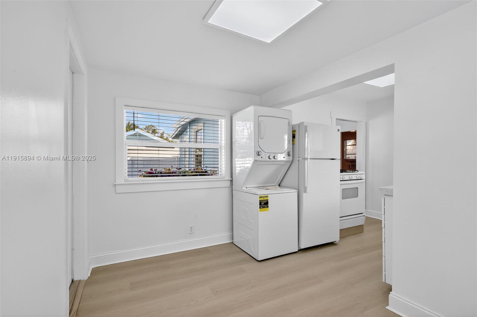 LAKE WORTH TOWN OF - Residential Lease