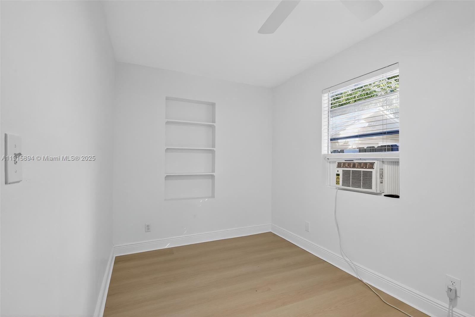 LAKE WORTH TOWN OF - Residential Lease