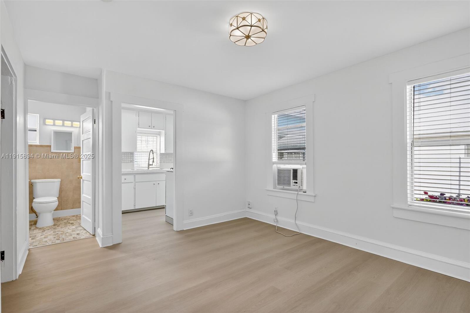 LAKE WORTH TOWN OF - Residential Lease