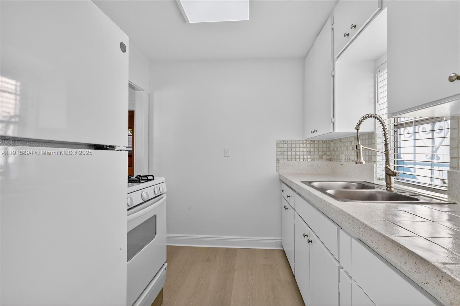 LAKE WORTH TOWN OF - Residential Lease