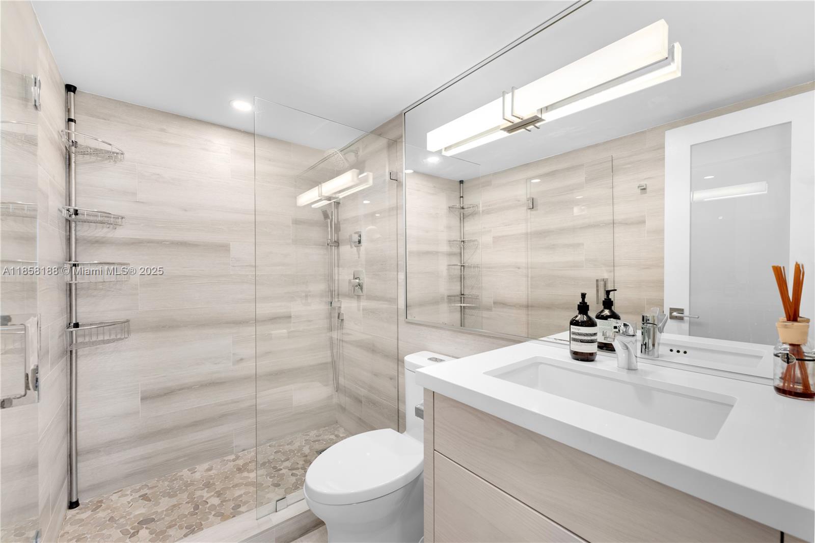 THE RIVIERA CONDO - Residential Lease