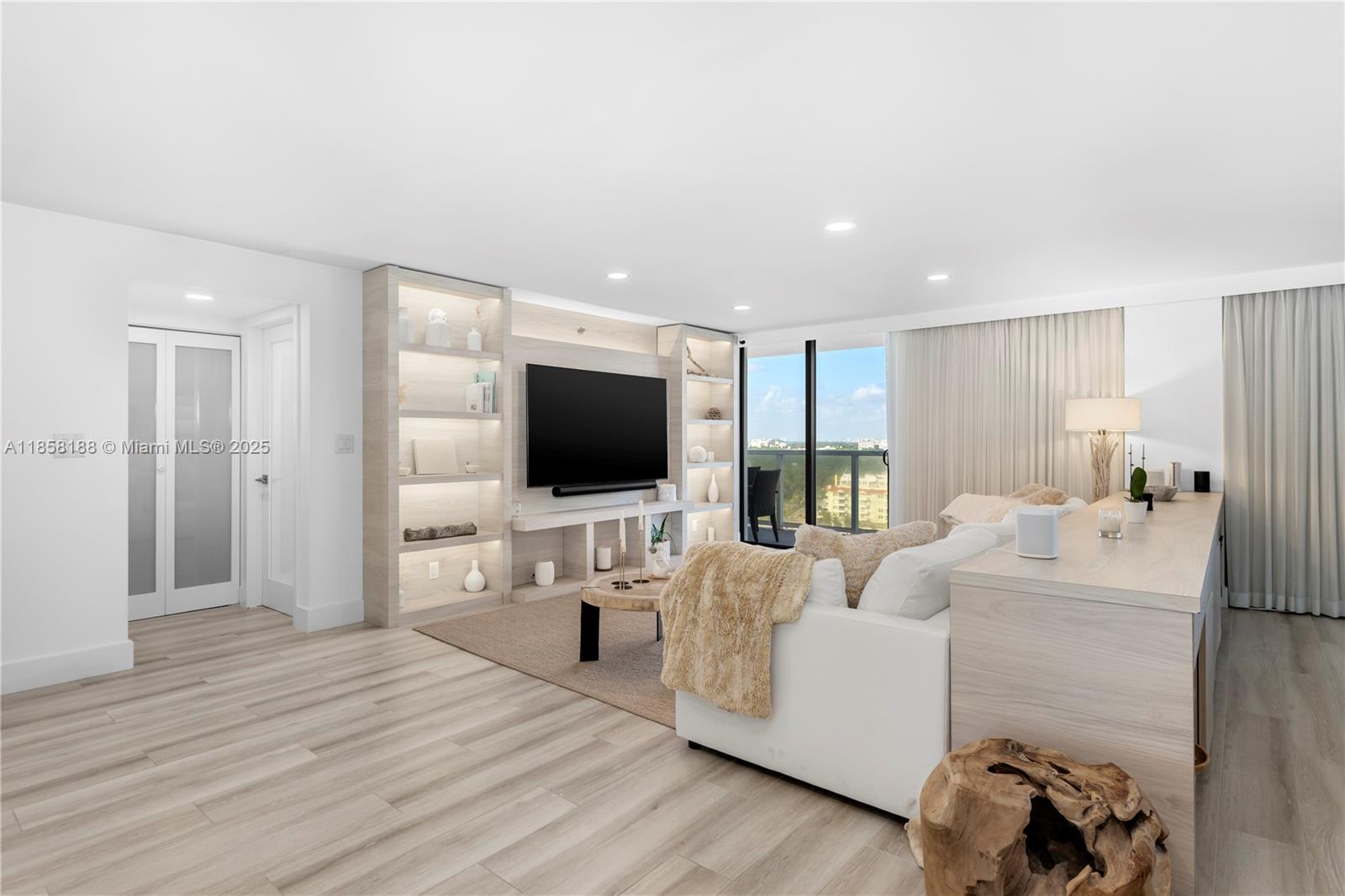 THE RIVIERA CONDO - Residential Lease