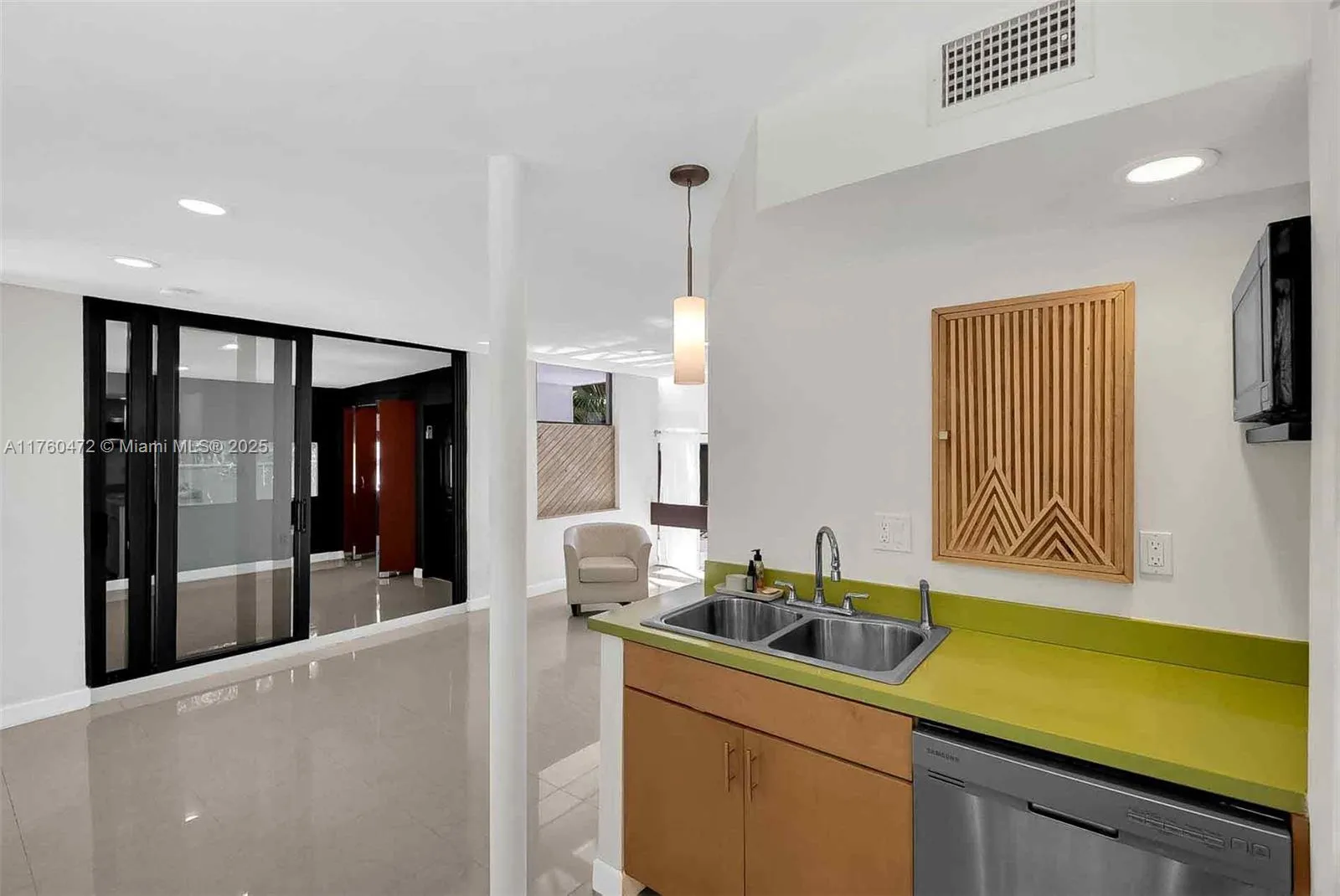 Pinecrest, Florida 33156, United States, 3 Bedrooms Bedrooms, ,3 BathroomsBathrooms,Residential,Active,85462