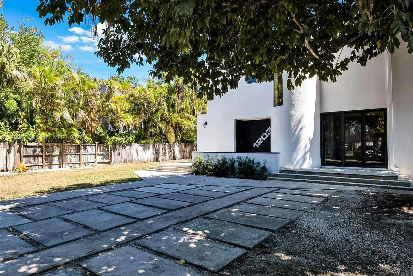 Pinecrest, Florida 33156, United States, 3 Bedrooms Bedrooms, ,3 BathroomsBathrooms,Residential,Active,85462