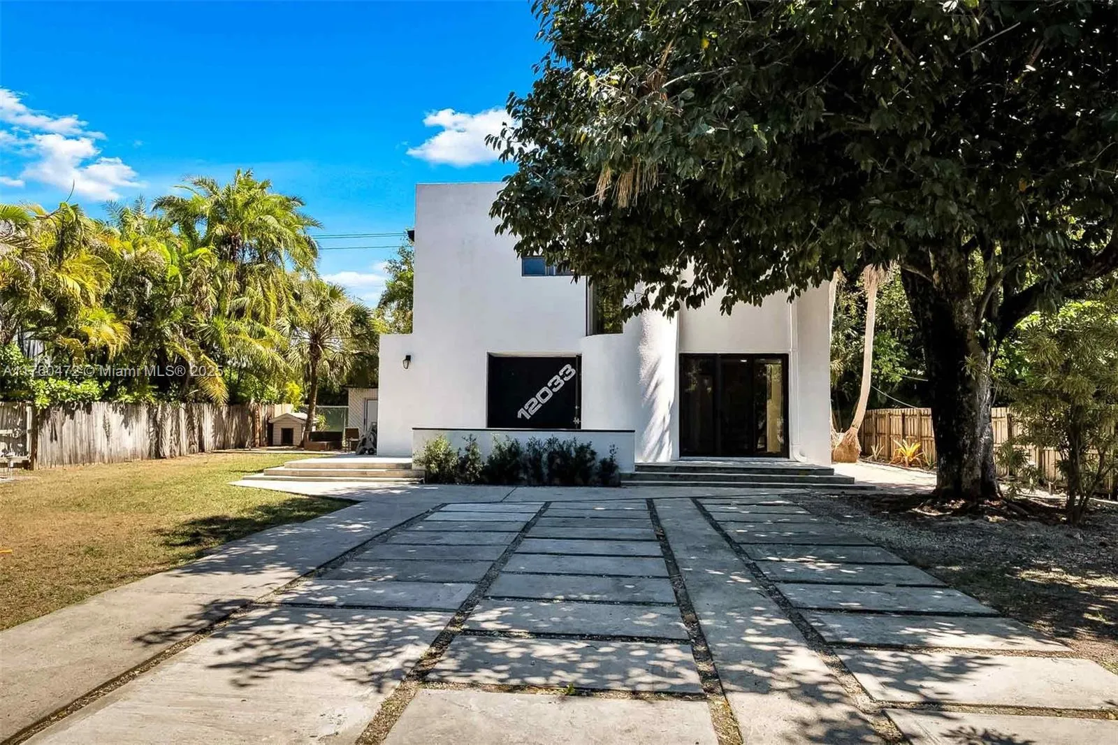 Pinecrest, Florida 33156, United States, 3 Bedrooms Bedrooms, ,3 BathroomsBathrooms,Residential,Active,85462