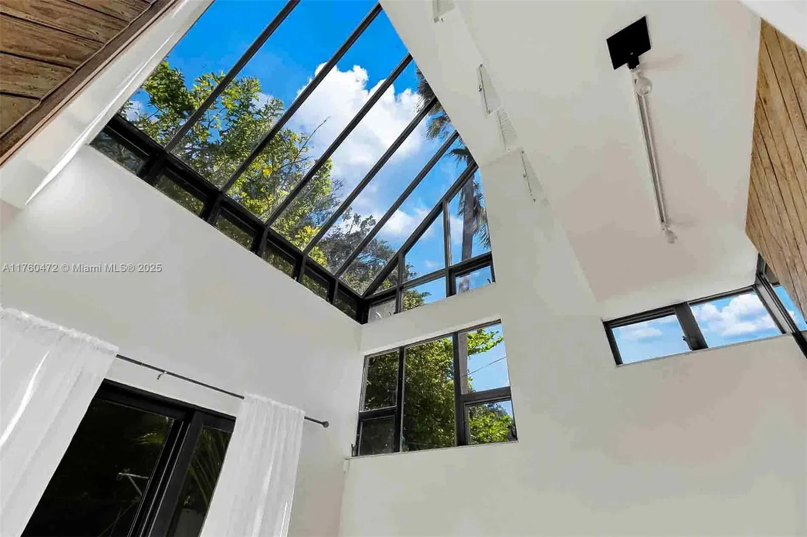 Pinecrest, Florida 33156, United States, 3 Bedrooms Bedrooms, ,3 BathroomsBathrooms,Residential,Active,85462