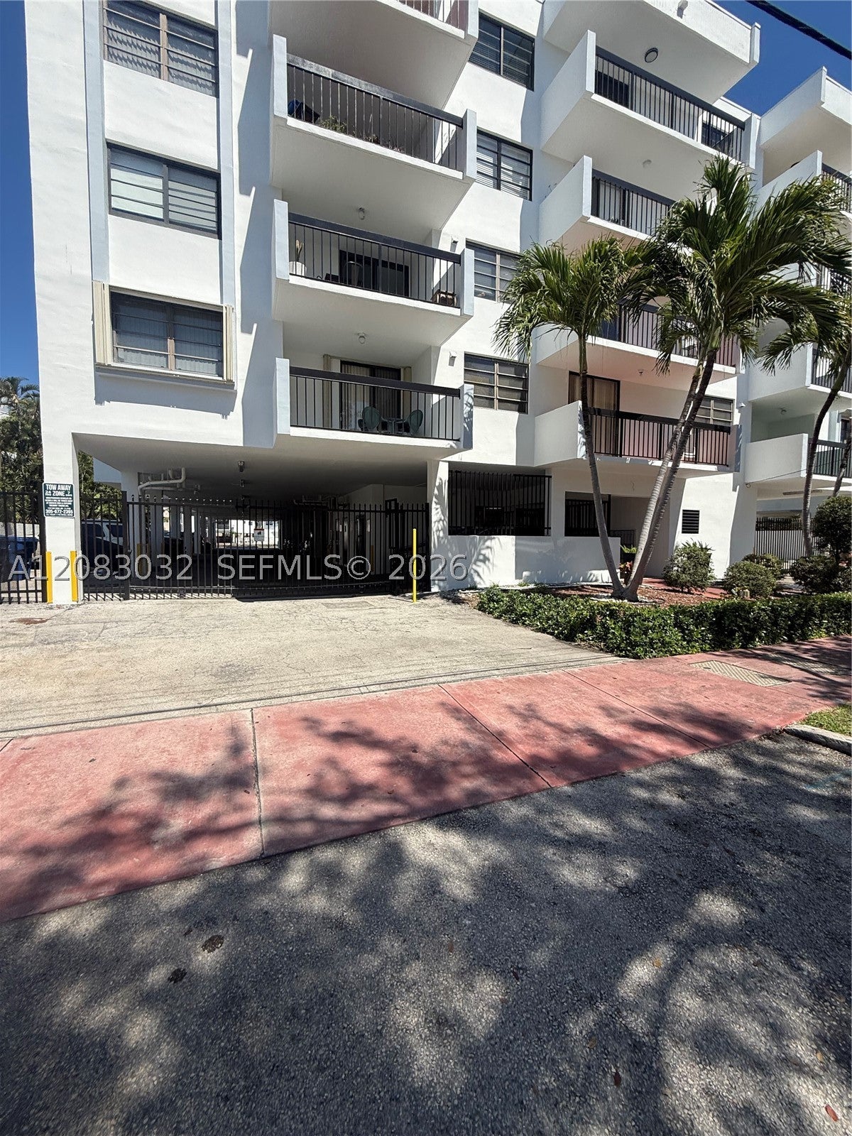 6937 bay Dr