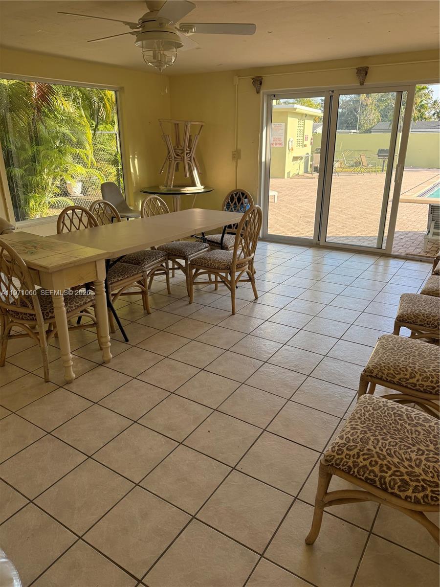 SANTA MONICA CONDOMINIUM - Residential