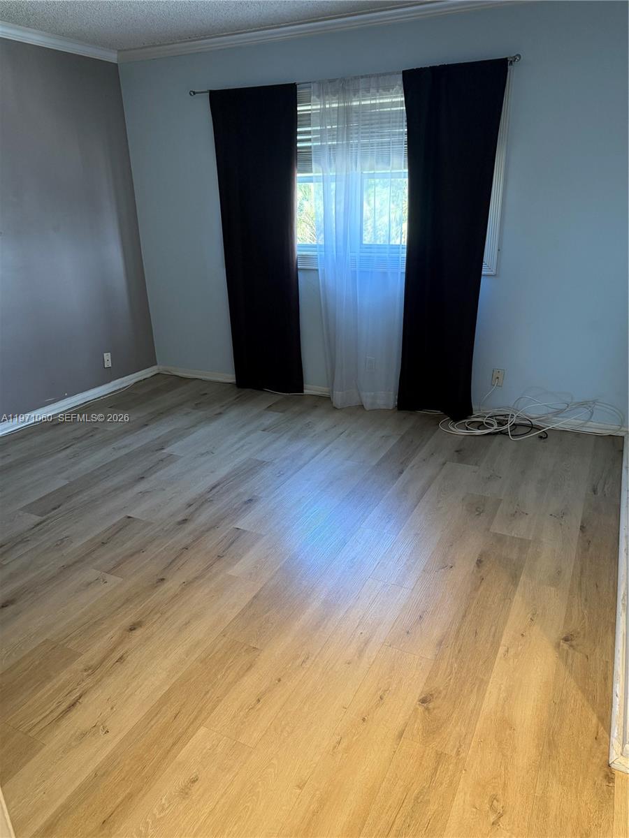 SANTA MONICA CONDOMINIUM - Residential
