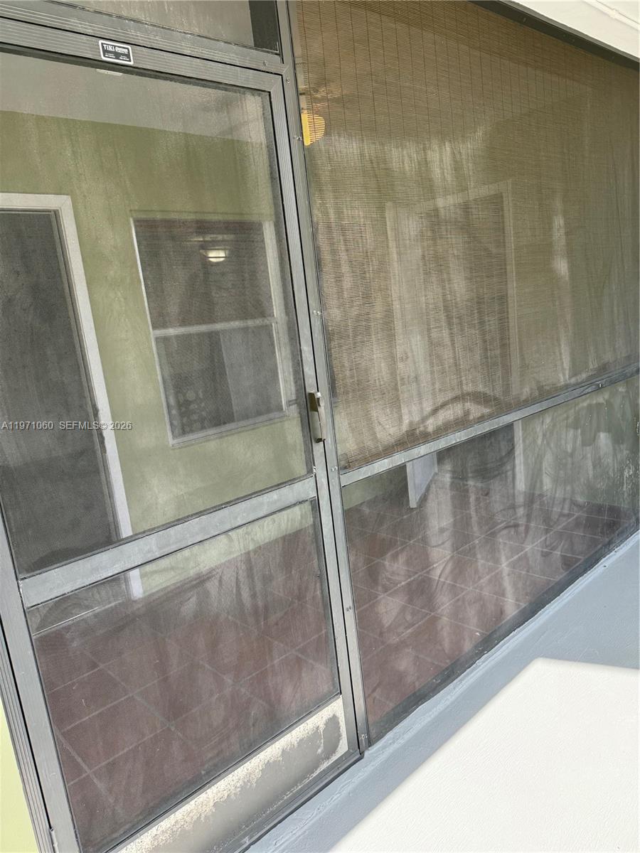 SANTA MONICA CONDOMINIUM - Residential