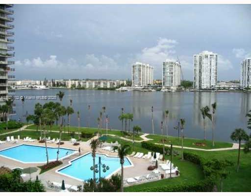 Rental Property at 18181 Ne 31 Ct 2705, Aventura, Miami-Dade County, Florida - Bedrooms: 2 
Bathrooms: 2  - $2,600 MO.