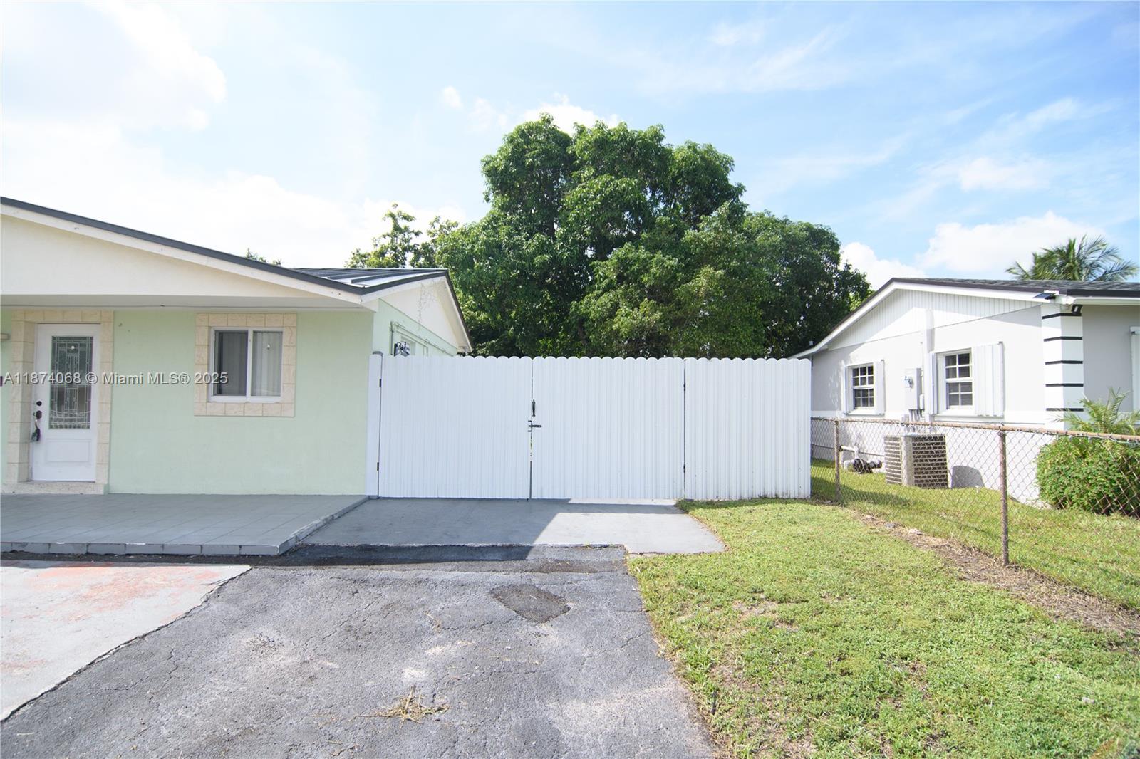 CAROL CITY GDNS 1ST ADDN - Residential