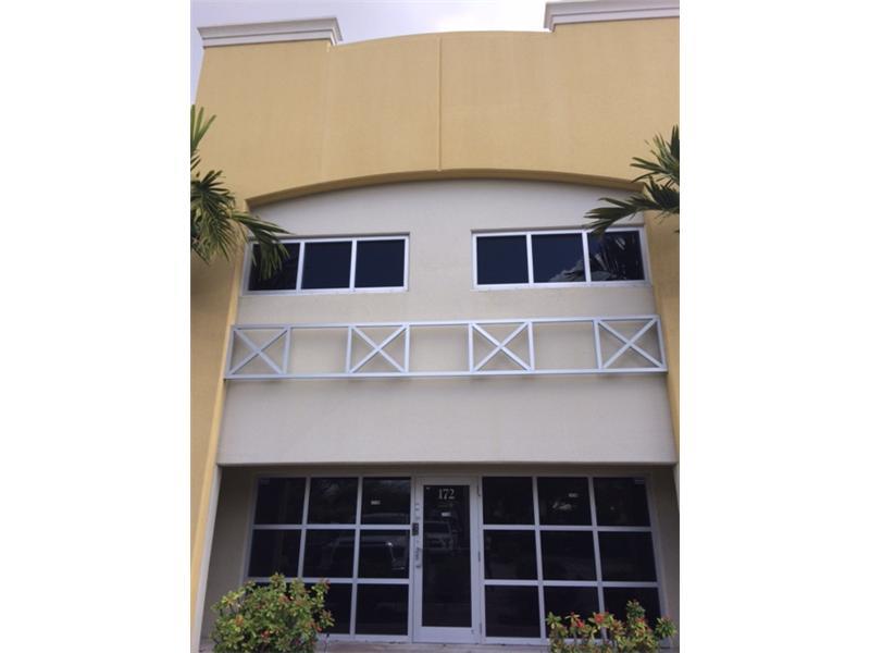 Great Warehouse with office/showroom and mezzanine, total exposure facing 112 av across tot he Dolphin mall close to 836 and turnpike