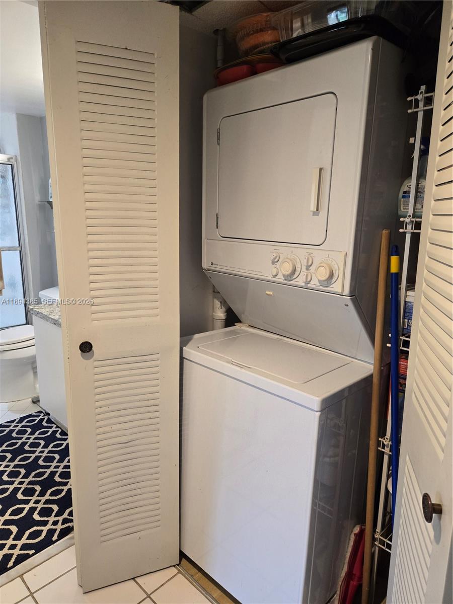 SUFFOLK AT CENTURY VILLAG - Residential