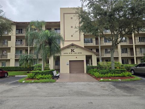 Photo of 1001 SW 141st Ave #412K, Pembroke Pines, FL 33027 (MLS # A11894385)