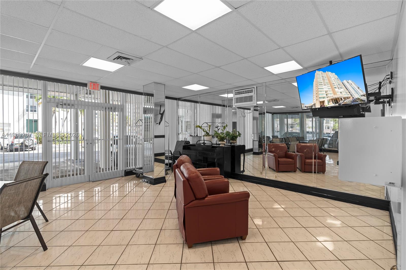 TRAFALGAR TOWERS CONDOMIN - Residential