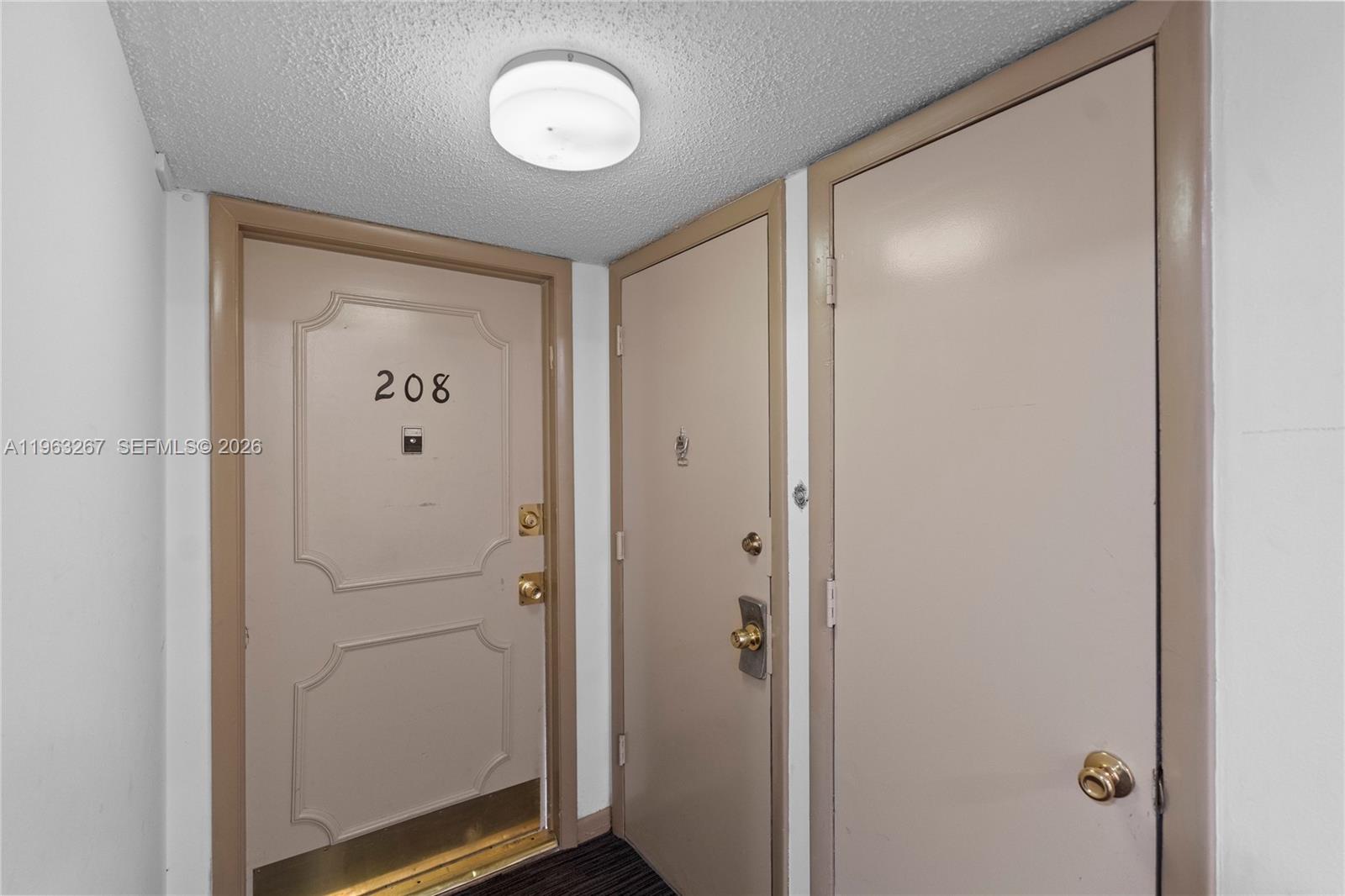 TRAFALGAR TOWERS CONDOMIN - Residential