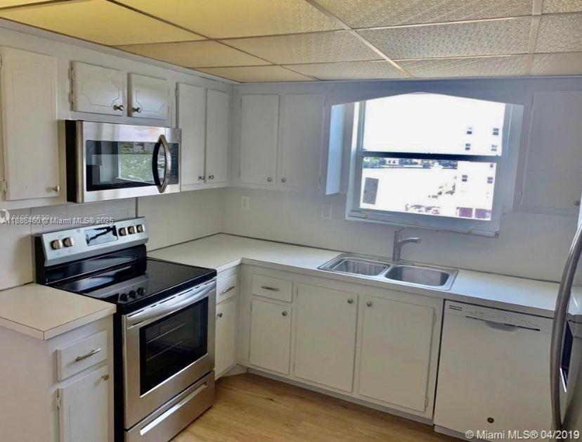 MANSARD CONDO - Residential Lease