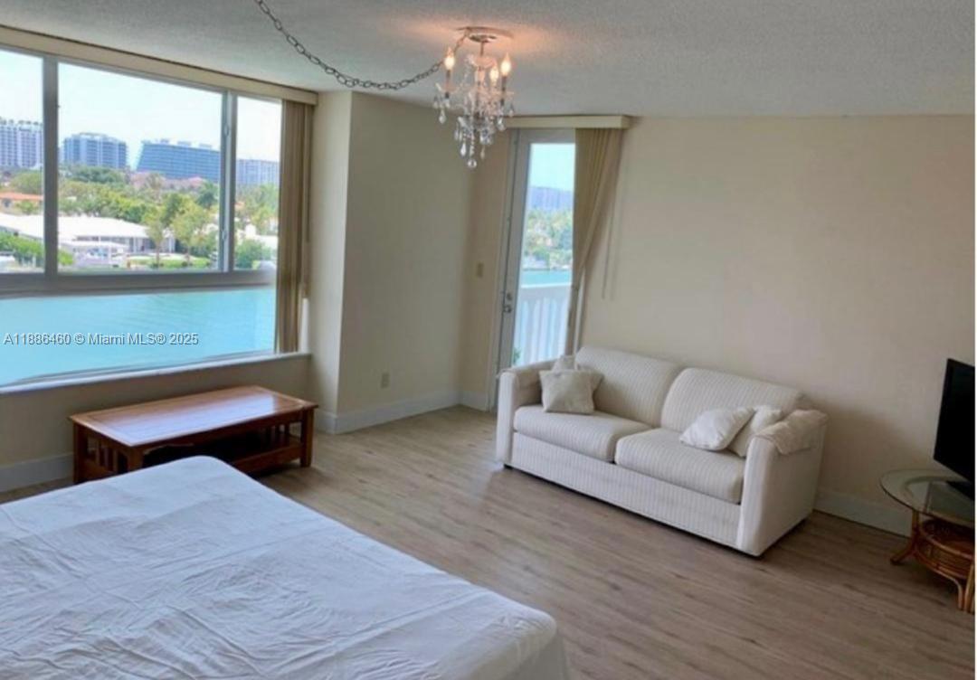 MANSARD CONDO - Residential Lease